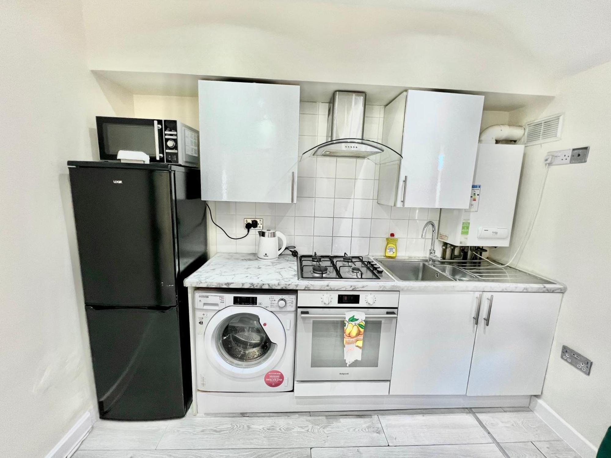Cosy Private Flat In London, Free Parking On Premise Apartman Carshalton Kültér fotó
