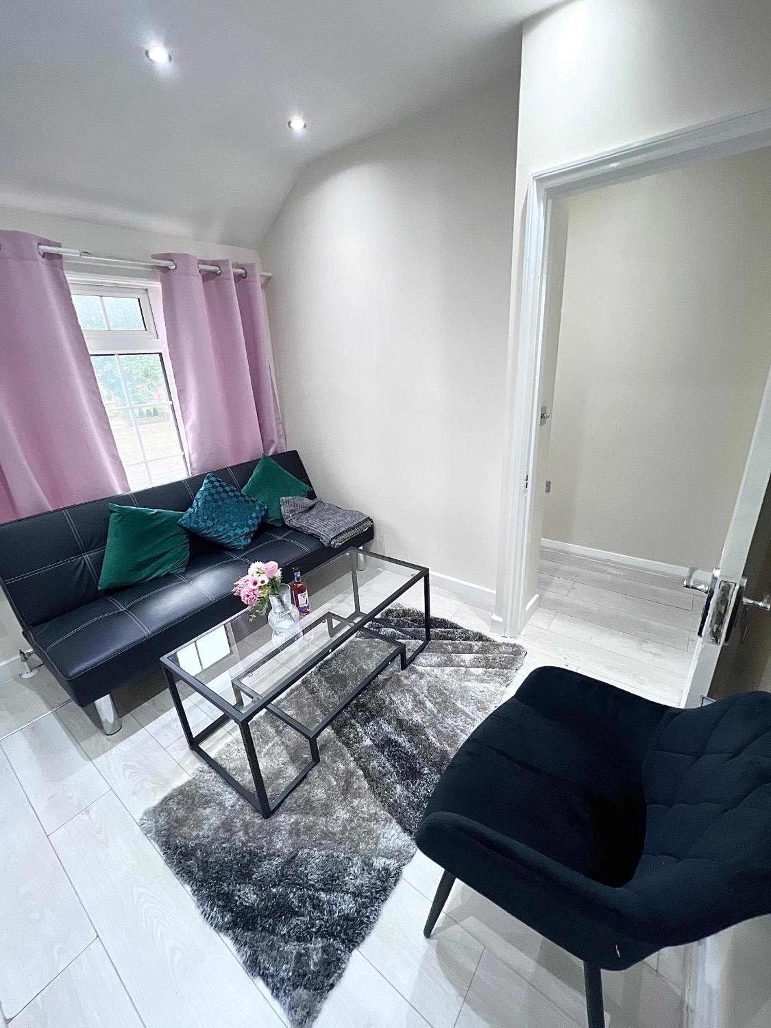 Cosy Private Flat In London, Free Parking On Premise Apartman Carshalton Kültér fotó